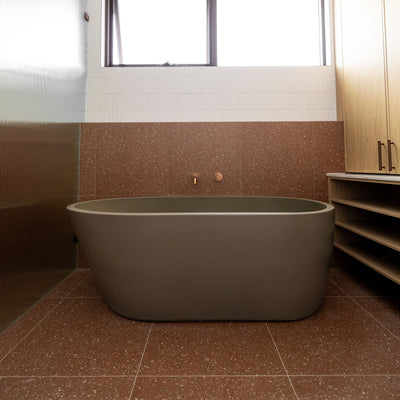 Juno in Olive – Bathroom
